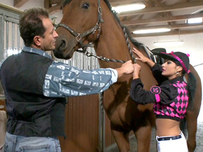 Jeune cavalire monte par un bel talon 1